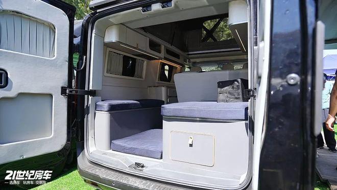 露营全OK驿舟先锋官V升顶宿营车AG真人网1798万元三张床通勤(图6)