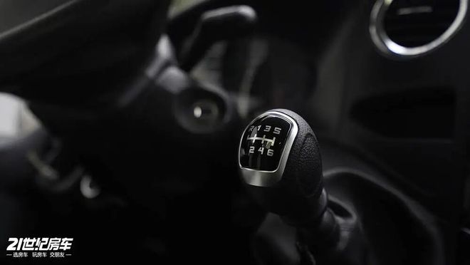 调全都要！齐星星畅依维柯四驱房车AG真人百家家乐app空间越野低(图3)