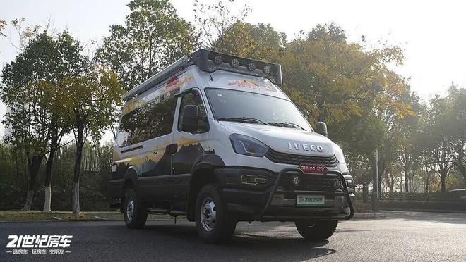 调全都要！齐星星畅依维柯四驱房车AG真人百家家乐app空间越野低(图17)