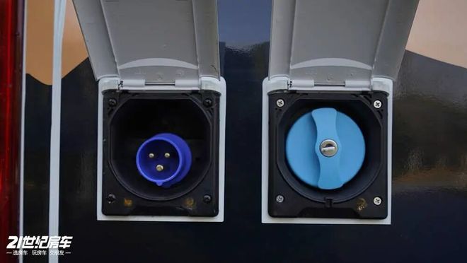 调全都要！齐星星畅依维柯四驱房车AG真人百家家乐app空间越野低(图7)