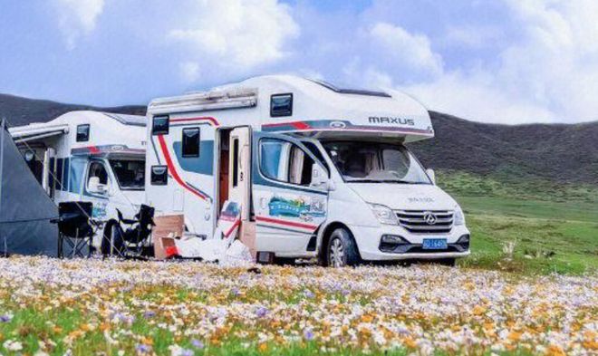 悄然成为成年人崩溃后的最后壁垒AG真人国际开着房车自驾游正(图3)